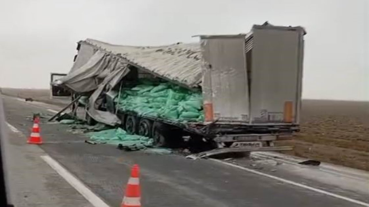 Konya'da tır tıra çarptı! 1 yaralı!