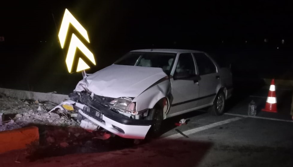 Konya'da kamyonetle otomobil çarpıştı: 8 yaralı