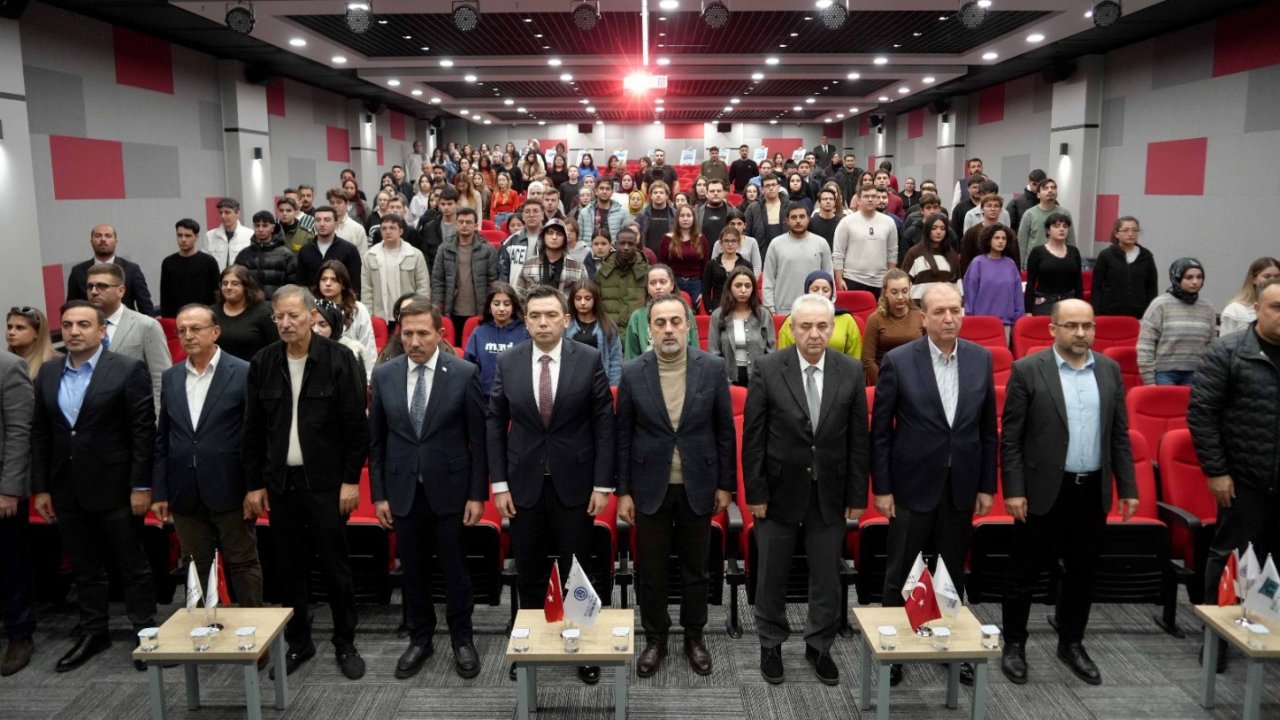 Karatay'da gençlere ilham veren buluşma! Öğrenciler sordu, Kaymakam Ayhan ve Başkan Kılca cevapladı