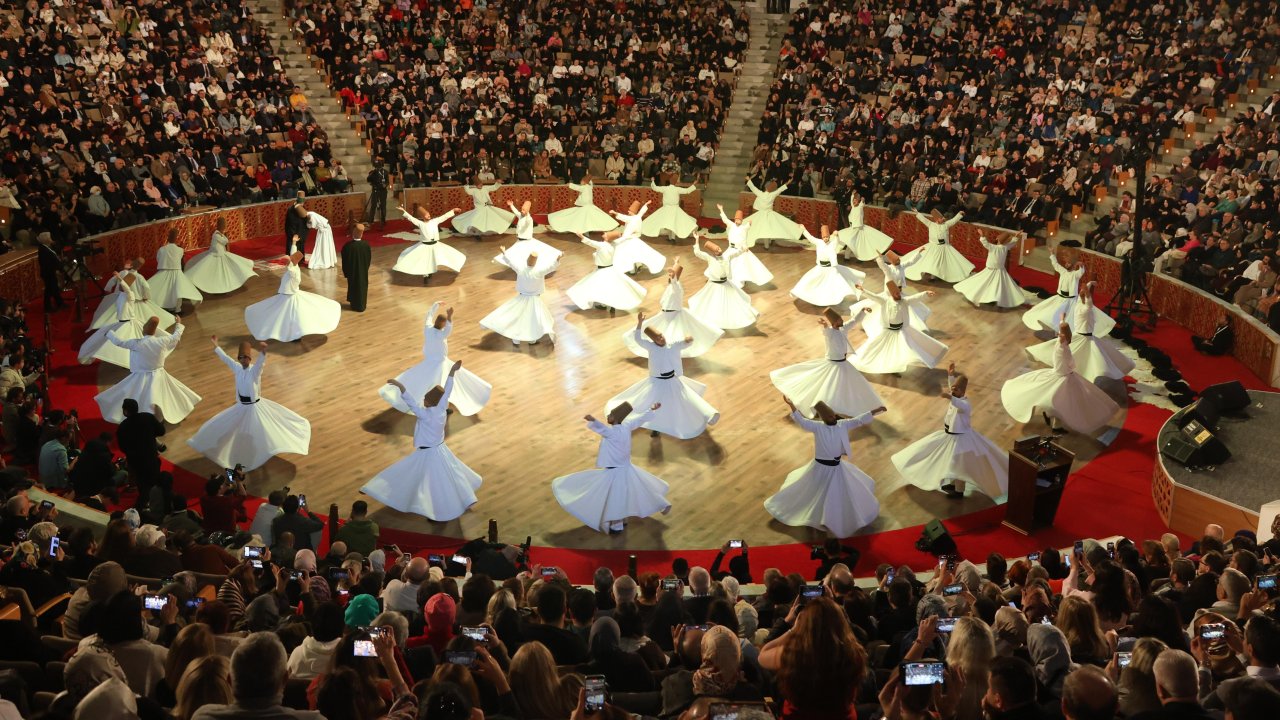 Dünyanın dört bir yanından gelen Mevlana dostları 752. Şeb-i Arus'ta buluştu