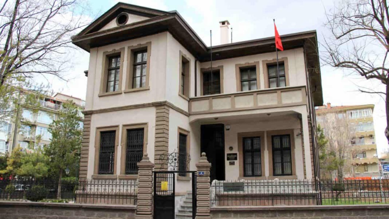 Atatürk Konya’ya geldiğinde nerede kalıyordu?