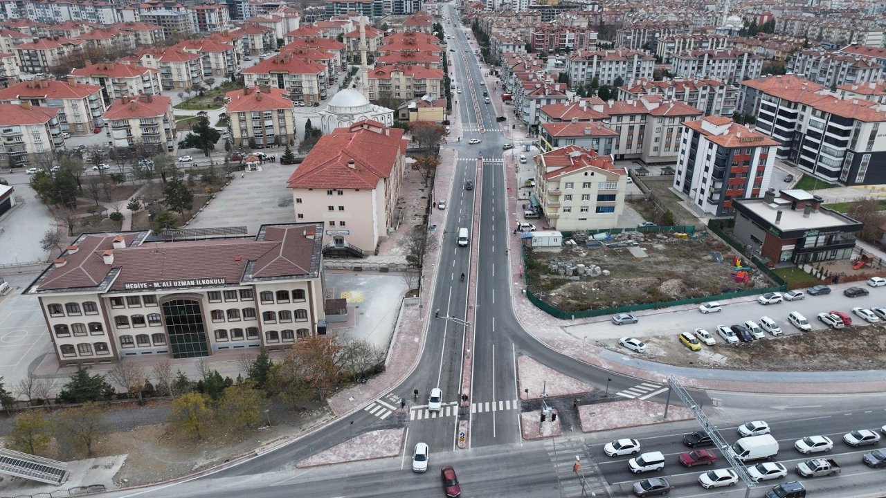 Karatay'da asfalt kalitesi artıyor! Küçükkumköprü Caddesi'nde sıcak asfalt çalışması tamamlandı