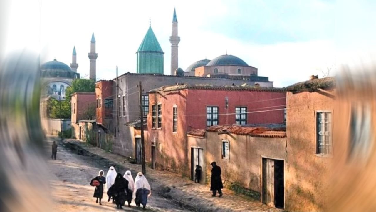 Bir fotoğraf, bir dönem: 1950’lerin Türbeönü’nde kaybolan Konya Evleri