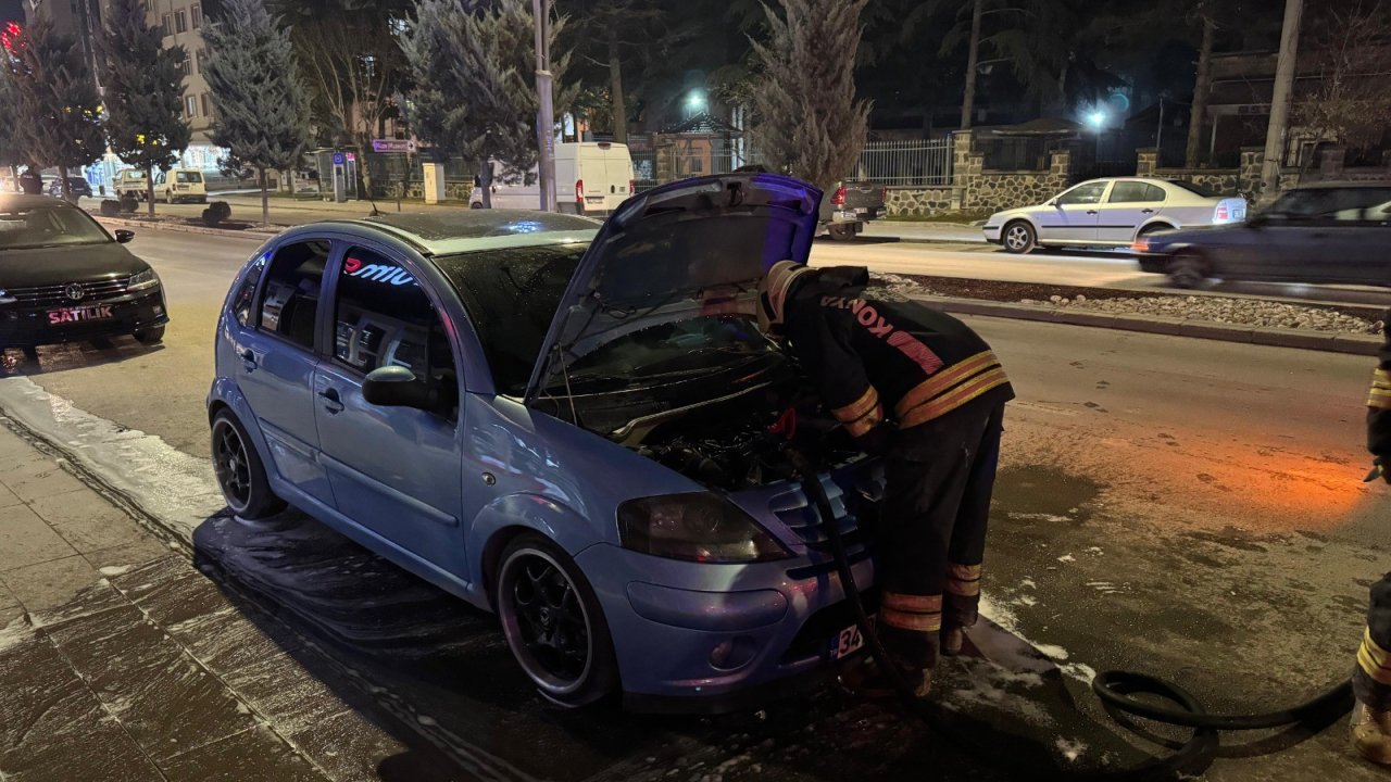 Ereğli'de park halindeki otomobilde çıkan yangın söndürüldü