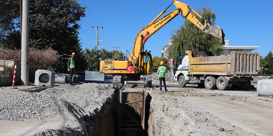 KULU’DA KANALİZASYON ŞEBEKE HATLARI ISLAH EDİLİYOR