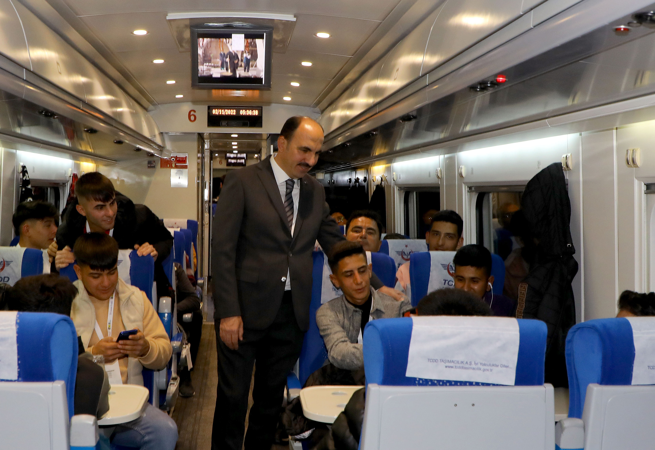 Başkan Altay İstanbul Gezisine Katılan Öğrencilere, Trende Eşlik Etti