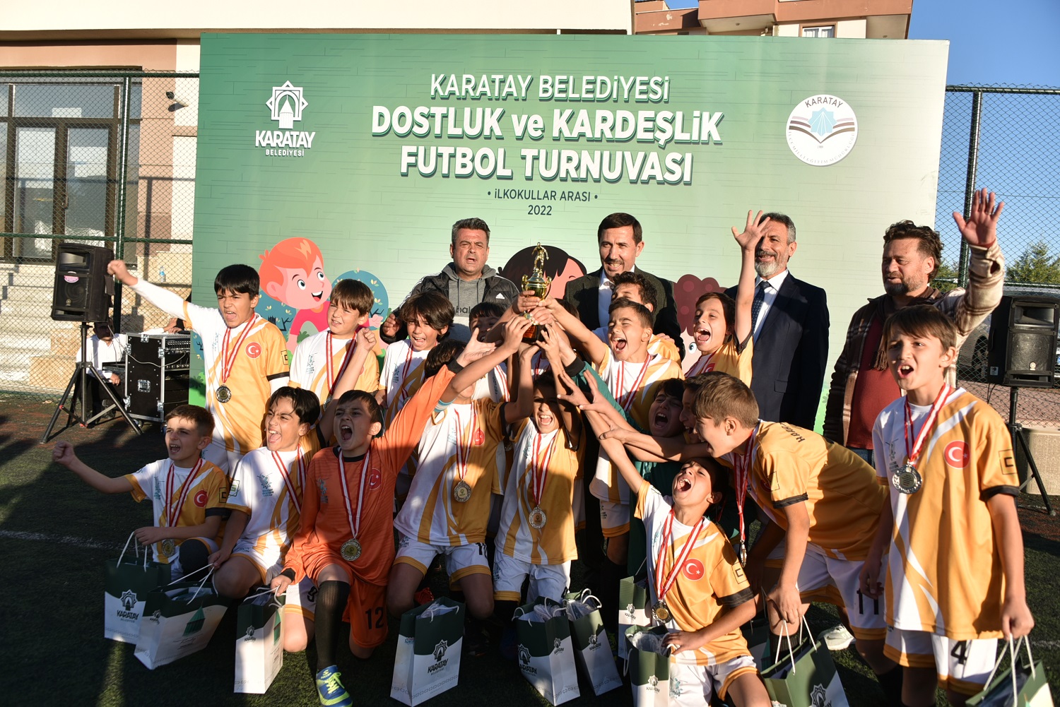 Karatay’da “İlkokullar Arası Dostluk Ve Kardeşlik Futbol Turnuvası” Sona Erdi
