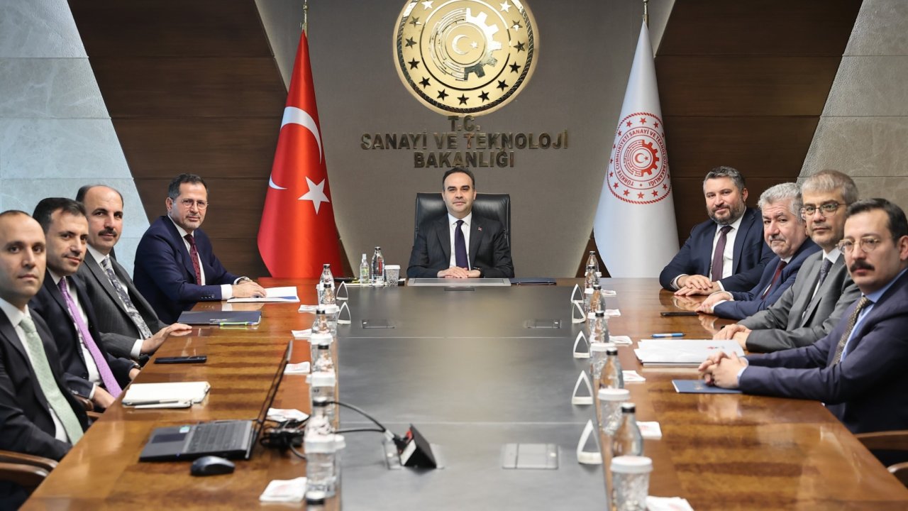 Konya Heyeti, Sanayi ve Teknoloji Bakanı Mehmet Fatih Kacır’ı Ziyaret Etti
