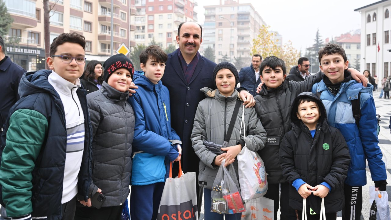 Başkan Altay Çocukların “Şivlilik” Coşkusuna Eşlik Etti