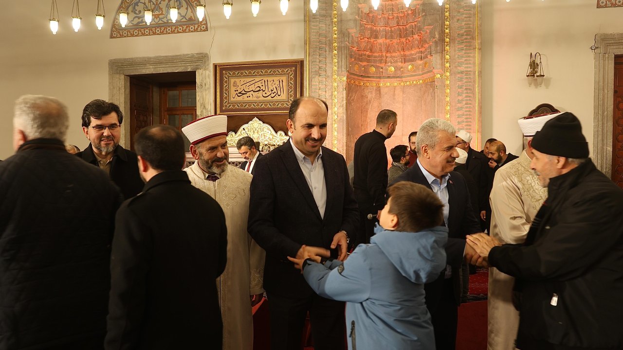 Vali Akın ve Başkan Altay Regaip Kandilinde vatandaşlarla buluştu! Mübarek gecelerini kutladılar