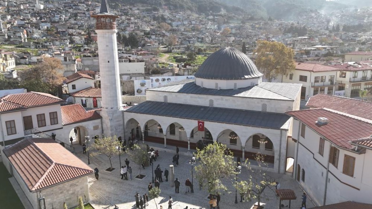 Konya Büyükşehir'in ayağa kaldırdığı Habib-i Neccar Camii vatandaşların akınına uğruyor