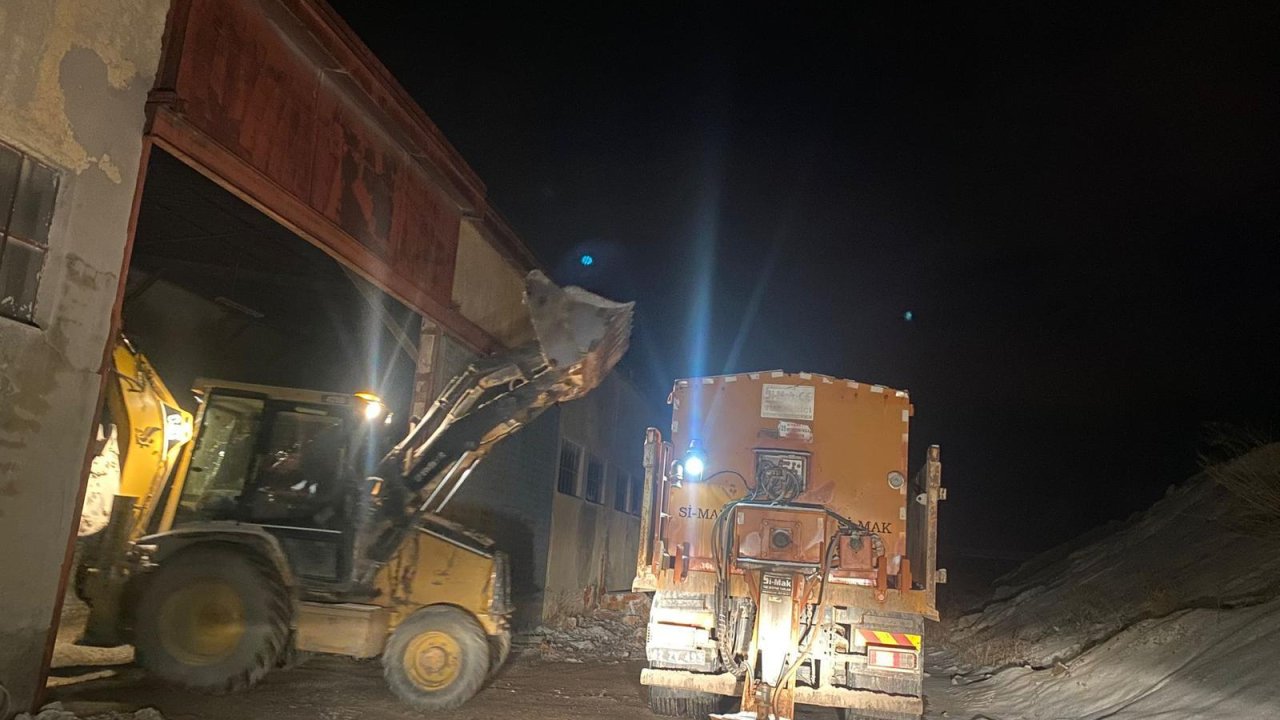 Konya’da buzlanmaya karşı solüsyon çalışması!