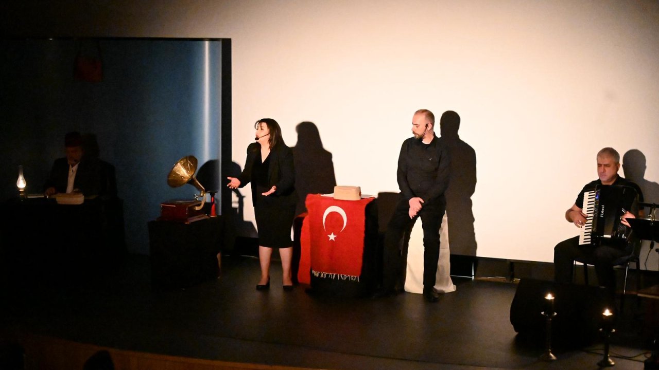 "Bizim Akif" Tiyatro Oyunu Seydişehir'de sahnelendi