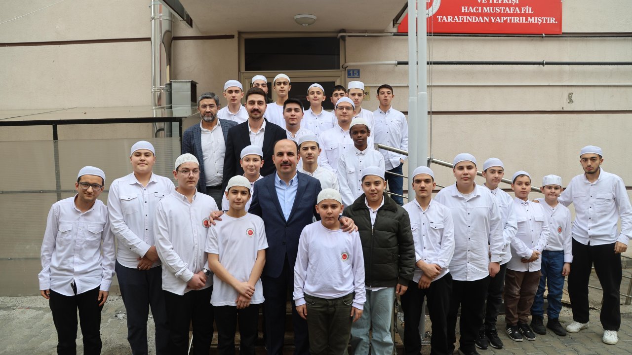 Başkan Altay 2025'in son gününde hafızlık öğrencileriyle bir araya geldi