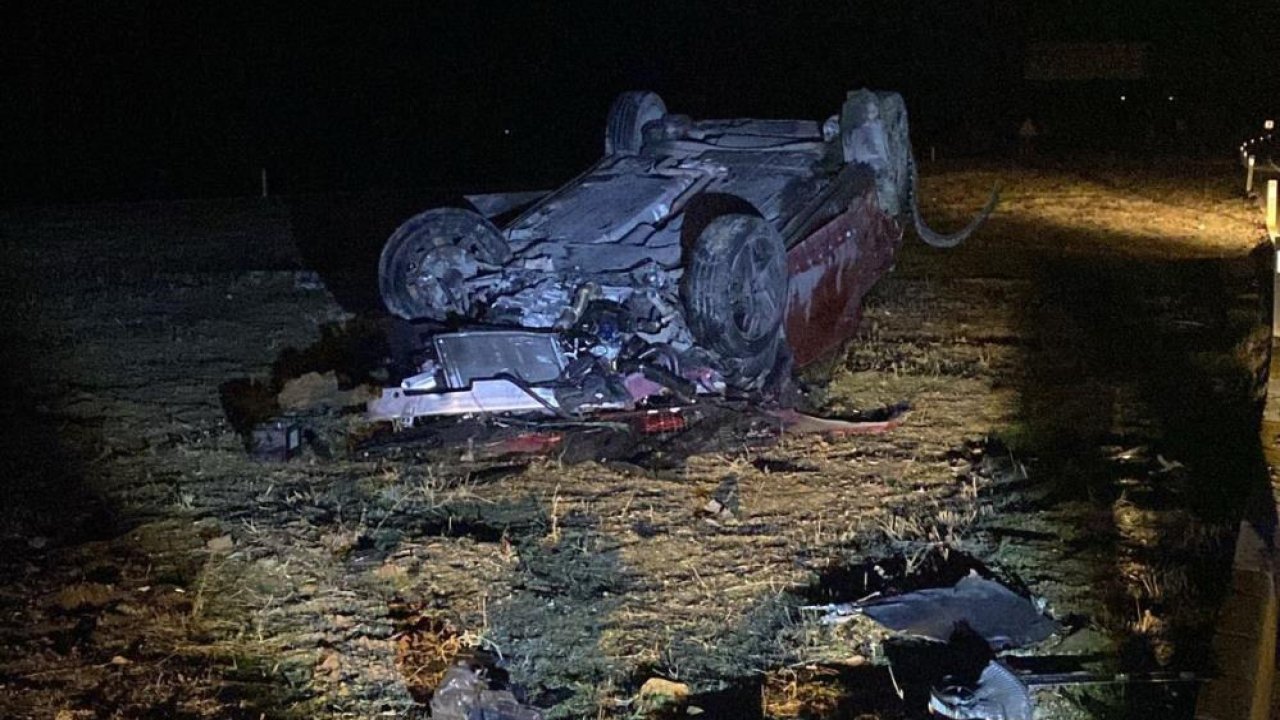 Otomobiller kavşakta çarpıştı: 4 yaralı