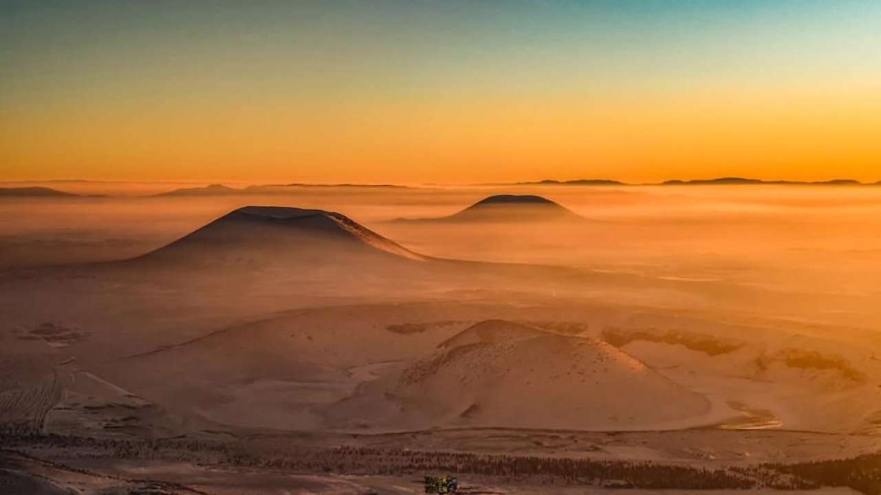 Dünyanın nazar boncuğu Meke Gölü'nde karlı gün batımı manzarası