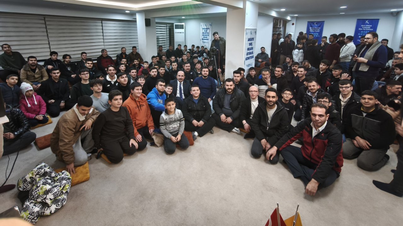 Başkan Altay çalışan gençlerle buluştu; "Çalışan Gençlik Meclisi Türkiye'de Marka Olmaya başladı"