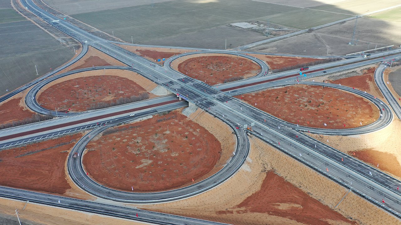 Karayollarında geniş çaplı çalışma: TEM başta olmak üzere pek çok güzergâhta trafik düzenlemesi