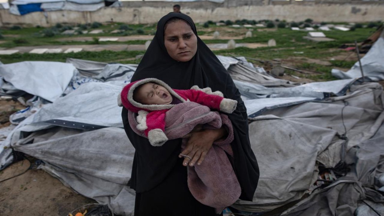 Gazze'de çocuklar aşırı soğuk sebebiyle yaşamını yitiriyor! Sayı 7'ye yükseldi!
