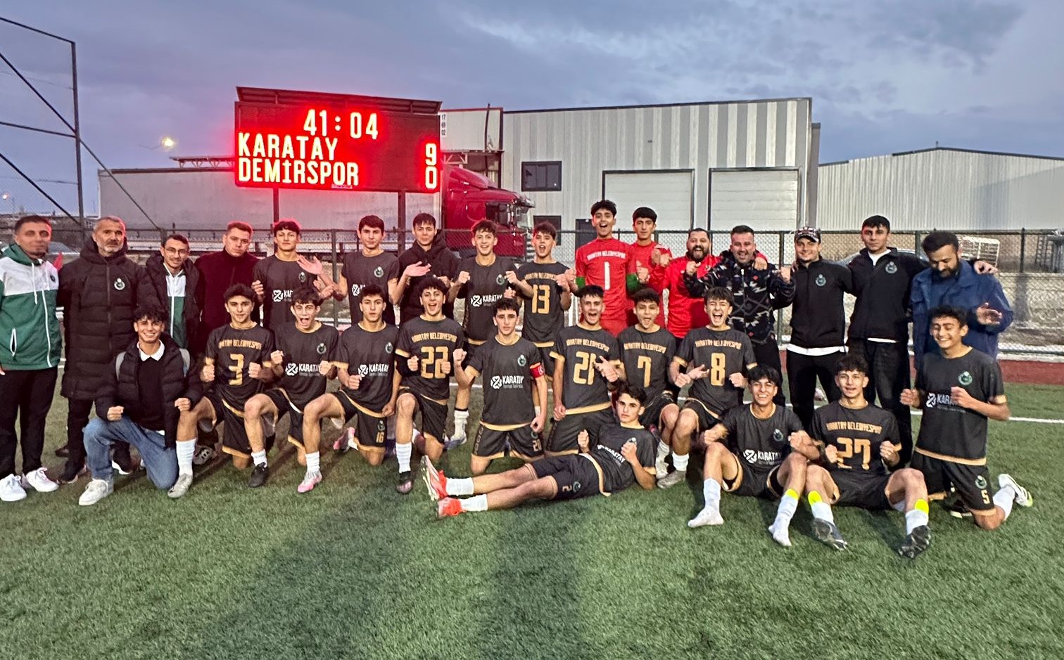 Karatay Belediyespor Futbolda Konya'yı Gururlandırıyor