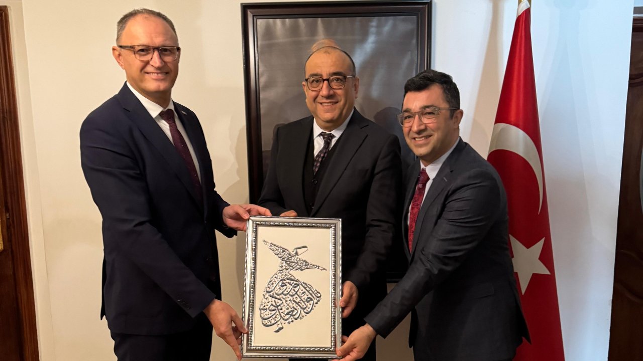 Konya’dan dünyaya açılan vizyon; VİAD, Mısır’daki temaslarını tamamladı