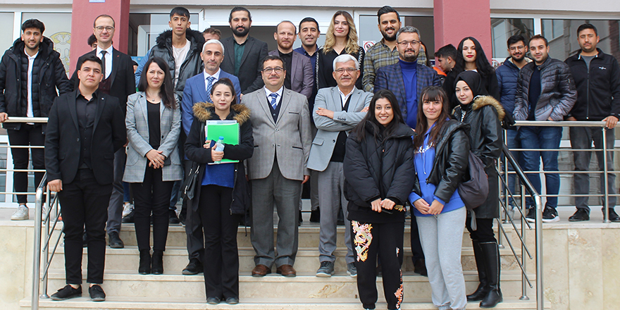 Yunak’ta kariyer gelişim eğitim semineri düzenlendi