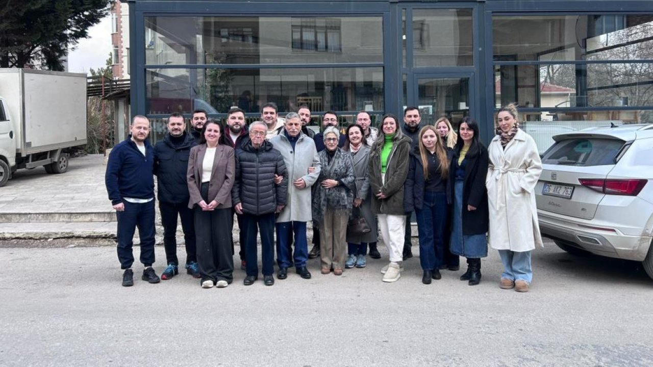 İlkokul arkadaşları 24 yıl sonra buluştu!