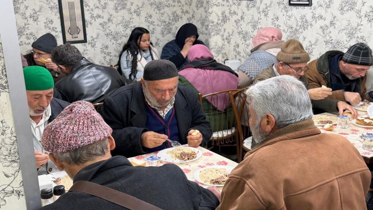 Konya'nın Gülleri yine yemekte buluştu! Diş kiraları alındı