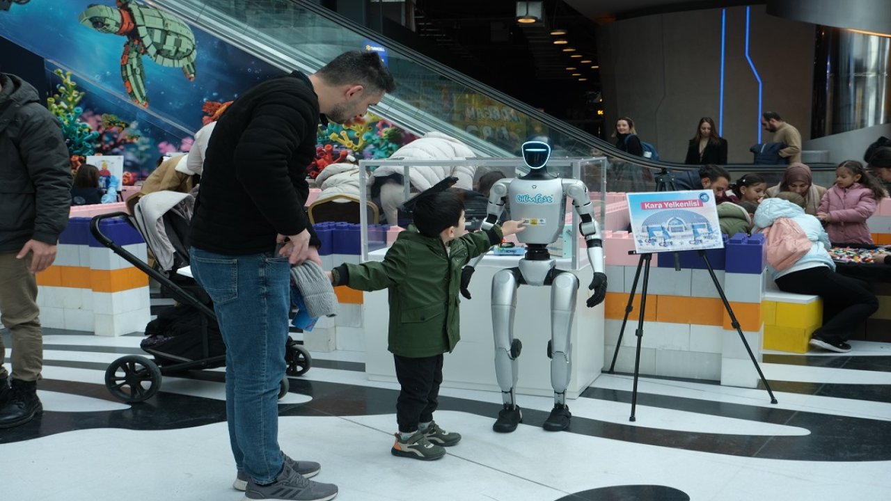 Başkan Altay tüm çocukları ve ailelerini ara tatilde Konya Bilim Merkezi'ne davet etti