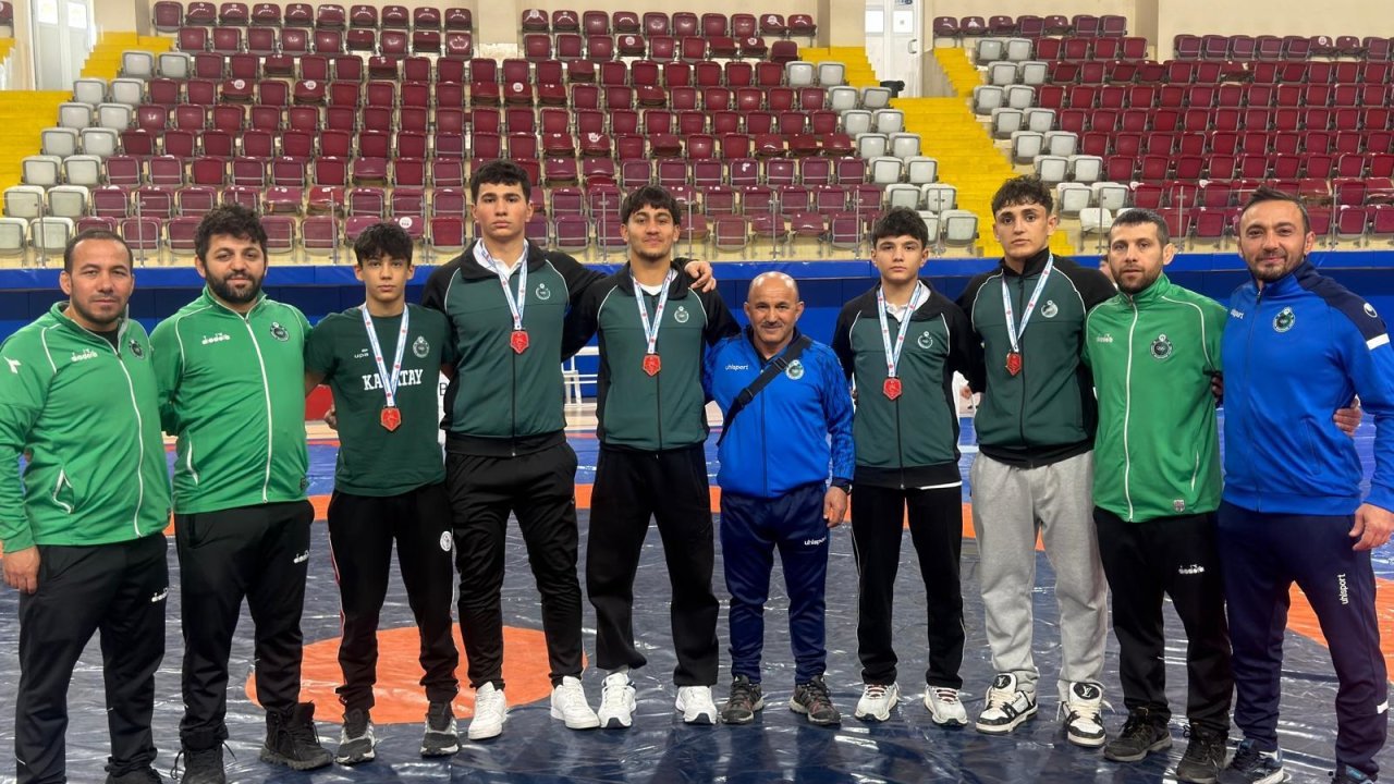 U17 Türkiye güreş şampiyonası öncesi Karatay’da hedef zirve!