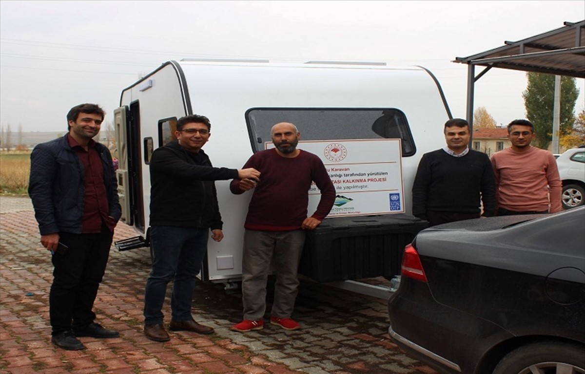 Kalkınma Projesi Kapsamında 1 Çiftçiye Karavan Verildi