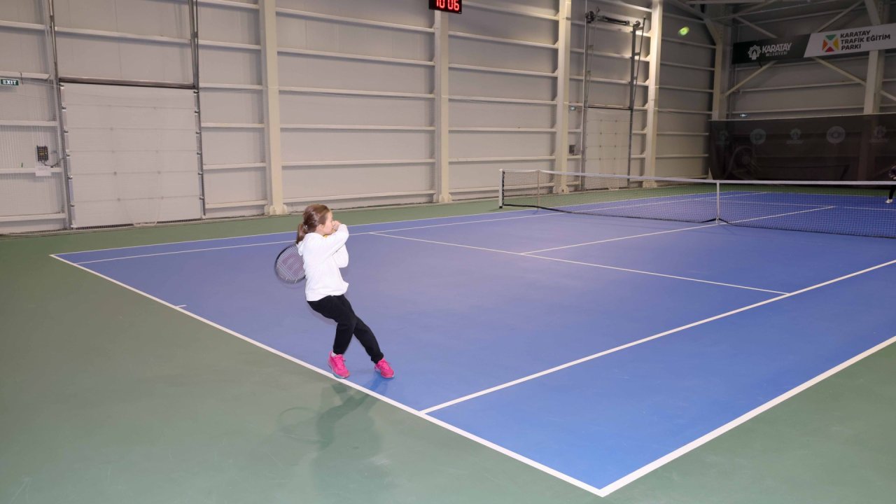"Konya Tenis Turnuvası" Karatay'da tüm heyecanıyla sürüyor