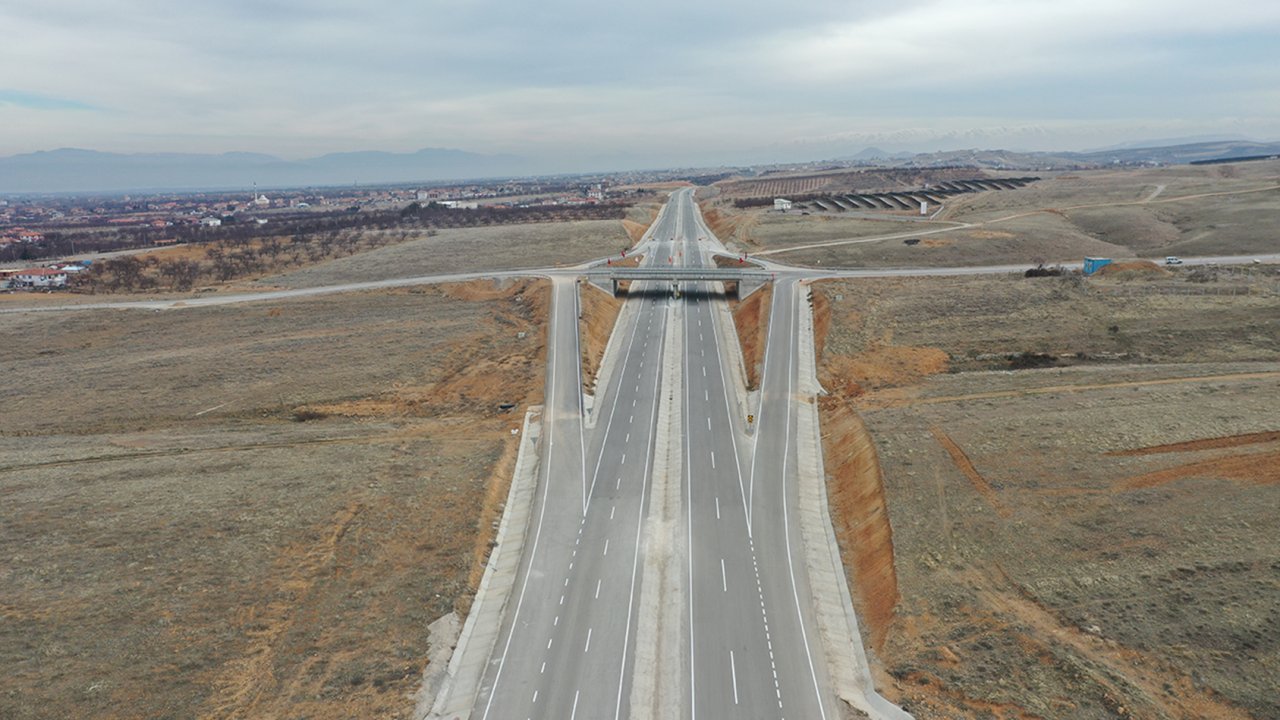 Karayollarından sürücülere kritik uyarı: 10 güzergâhta çalışma var