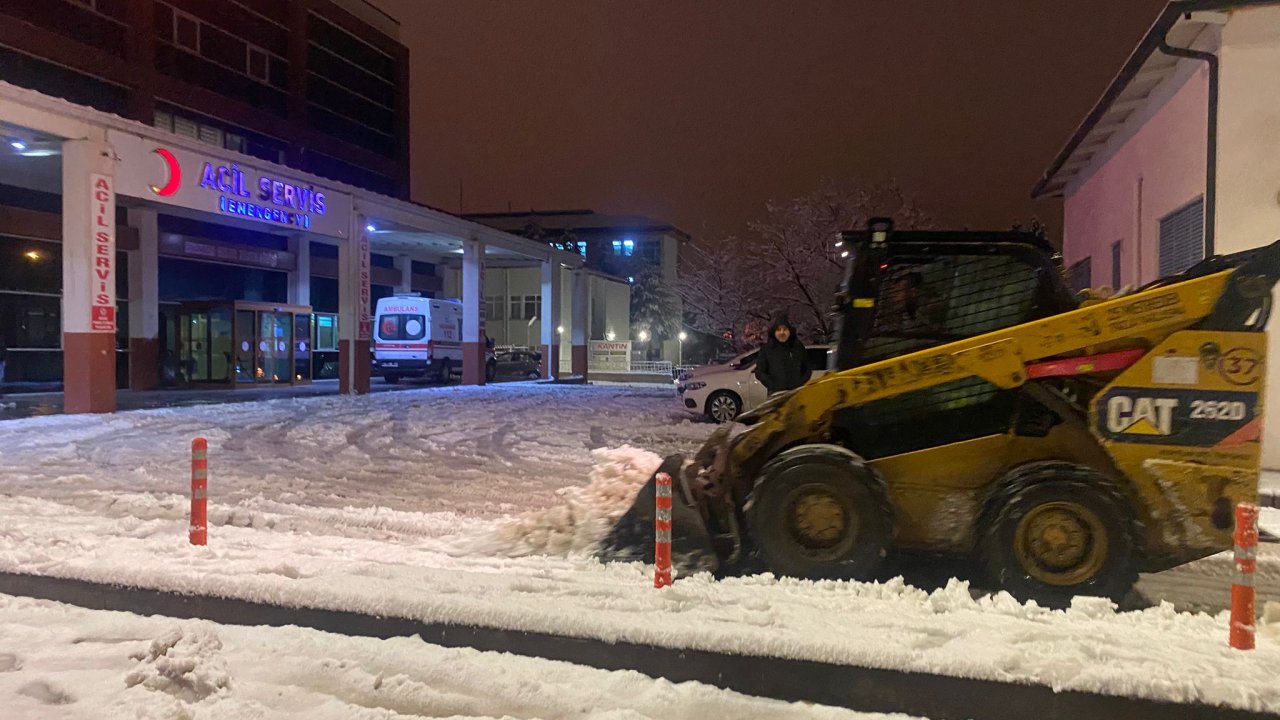 Seydişehir’de beklenen kar yağışı geldi: Beyaz örtü bereketiyle geldi!