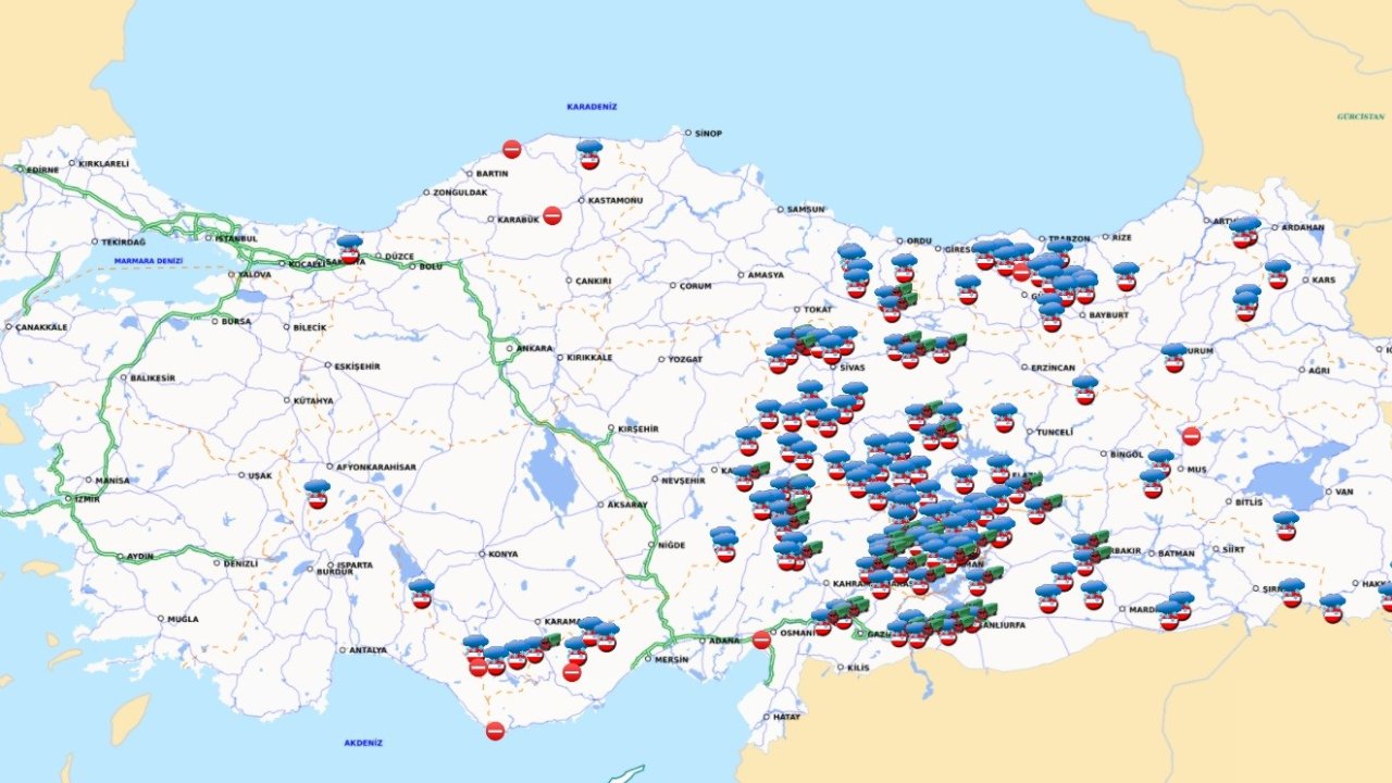 Kuvvetli kar yağışı ülkenin doğusunda ulaşımı durma noktasına getirdi