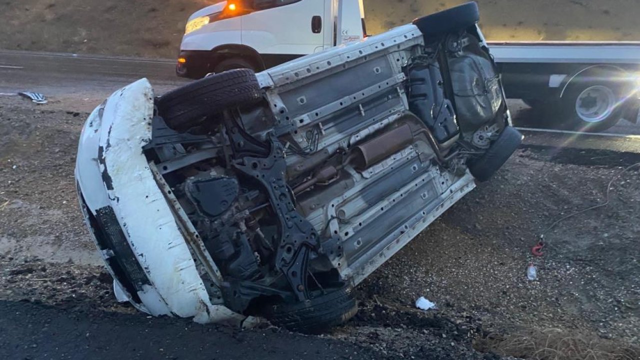 Konya Kulu’da korkutan kaza: Otomobil refüje devrildi, aynı aileden 4 yaralı!