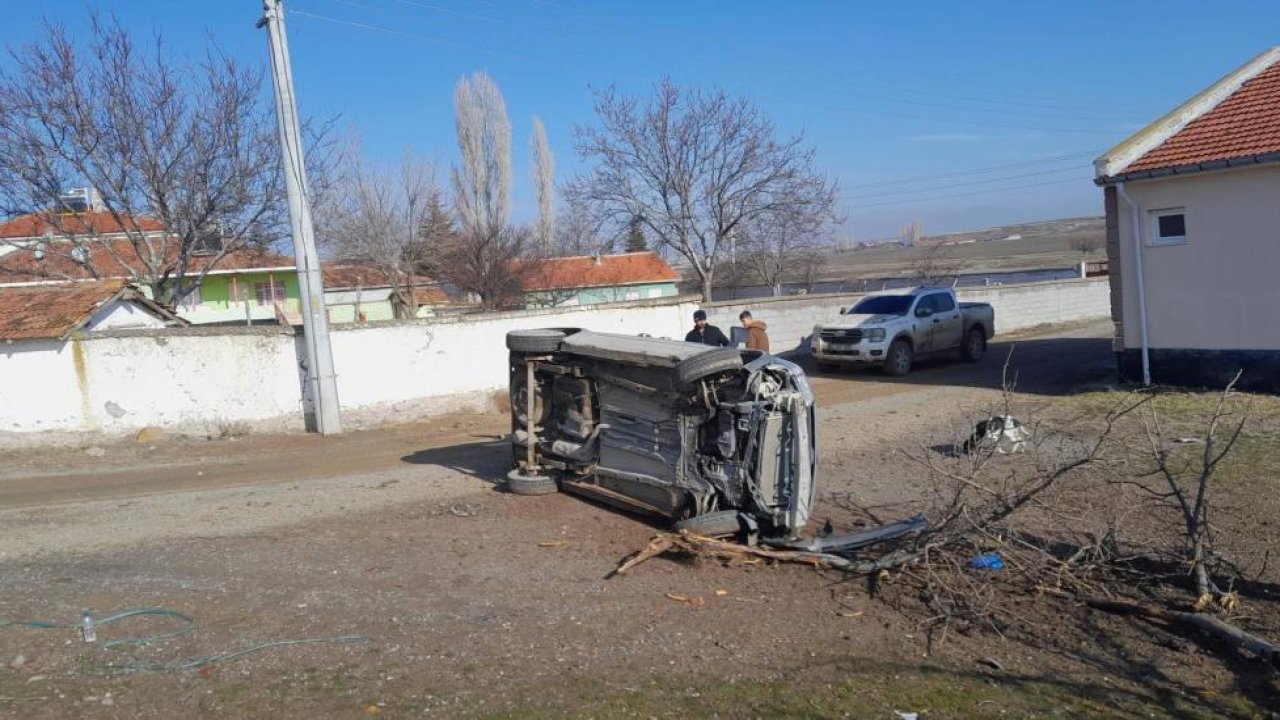 Kulu’da korkutan kaza: Kontrolden çıkan kamyonet devrildi