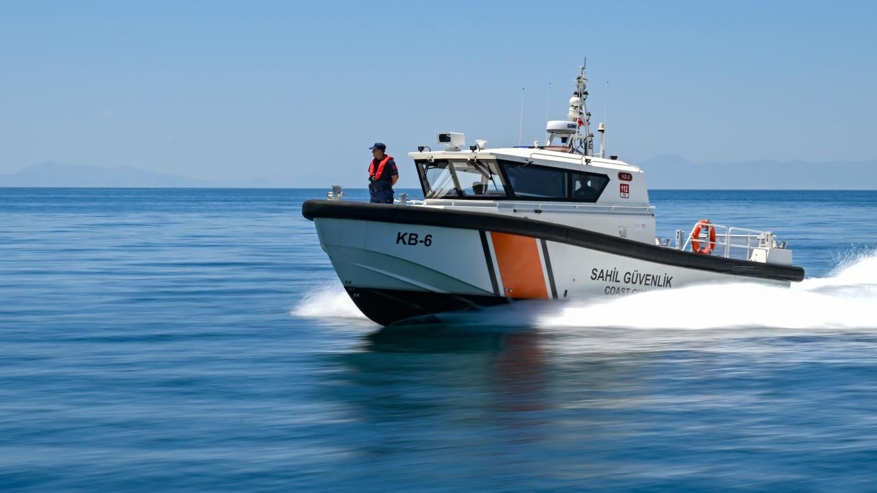 Jandarma ve Sahil Güvenlik Komutanlıklarına 3 bin 635 subay ve astsubay alınacak!