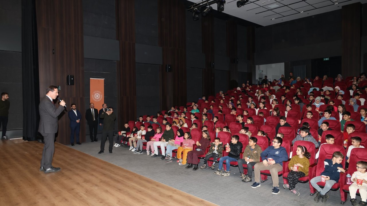 Başkan Kılca’dan yarıyıl tatiline renk katan ziyaret: Öğrencilerin mutluluğuna ortak oldu!