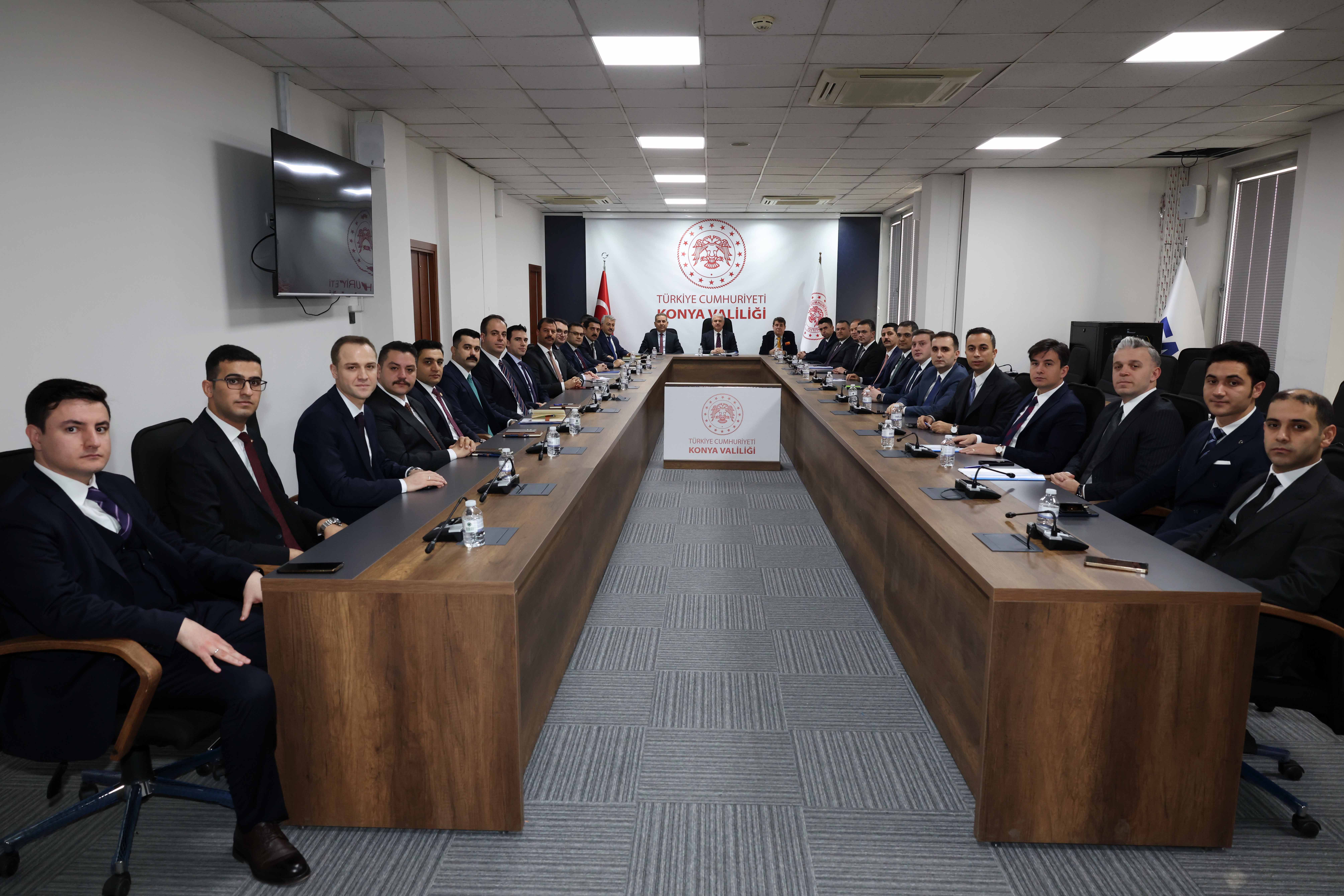Vali İbrahim Akın başkanlığında Kaymakamlar toplantısı: İlçelerin yol haritası masaya yatırıldı!