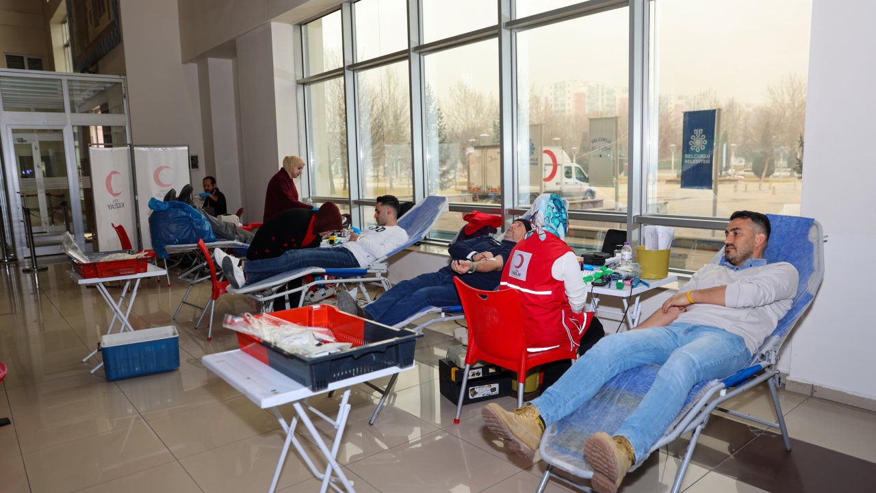 Selçuklu’da anlamlı dayanışma: Belediye personeli ve vatandaşlardan kan bağışına güçlü destek!