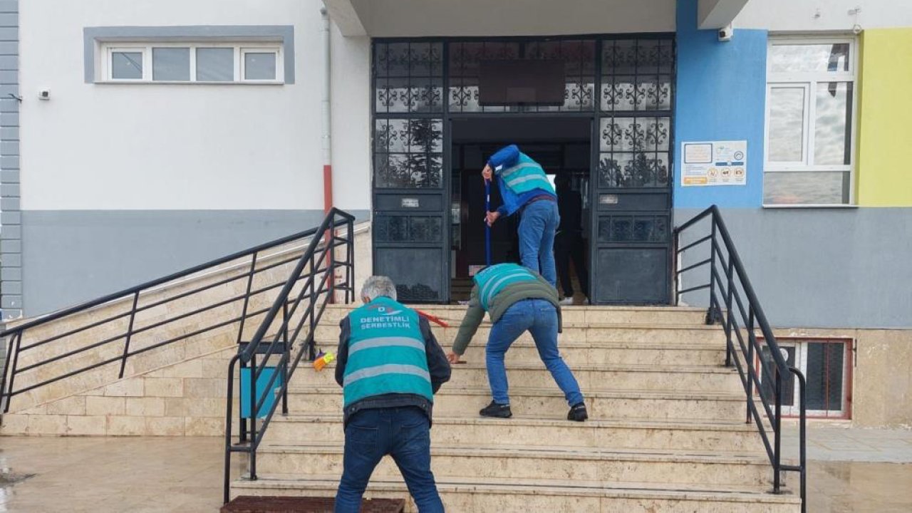 Beyşehir’de ara tatilde dikkat çeken görüntü: Yükümlüler okullara girdi, her yer pırıl pırıl oldu