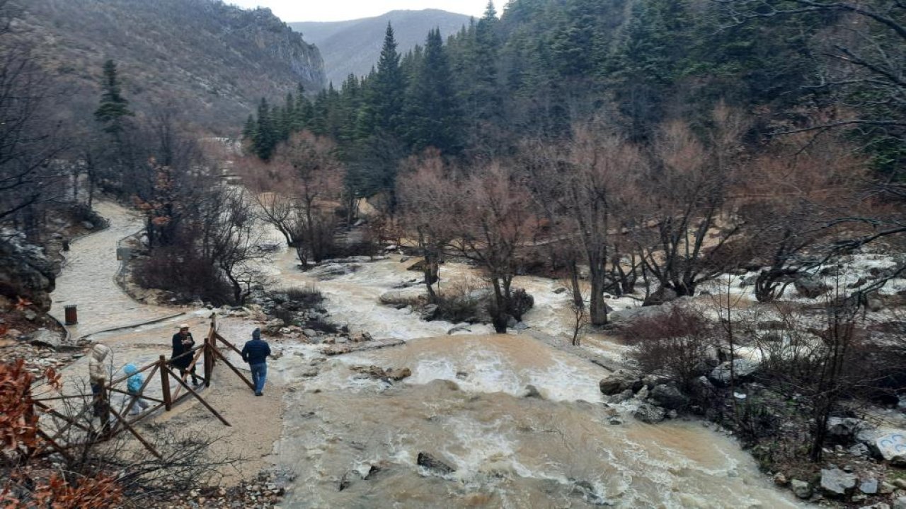 Konya’da doğanın sürprizi: Aygırdibi kaynağı bu yıl erken coştu!