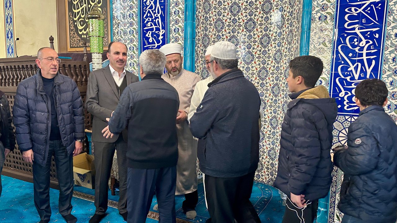 Başkan Altay, Berat Kandili’nde Konyalılarla buluştu: Kapı Camii’nde manevi atmosfer!