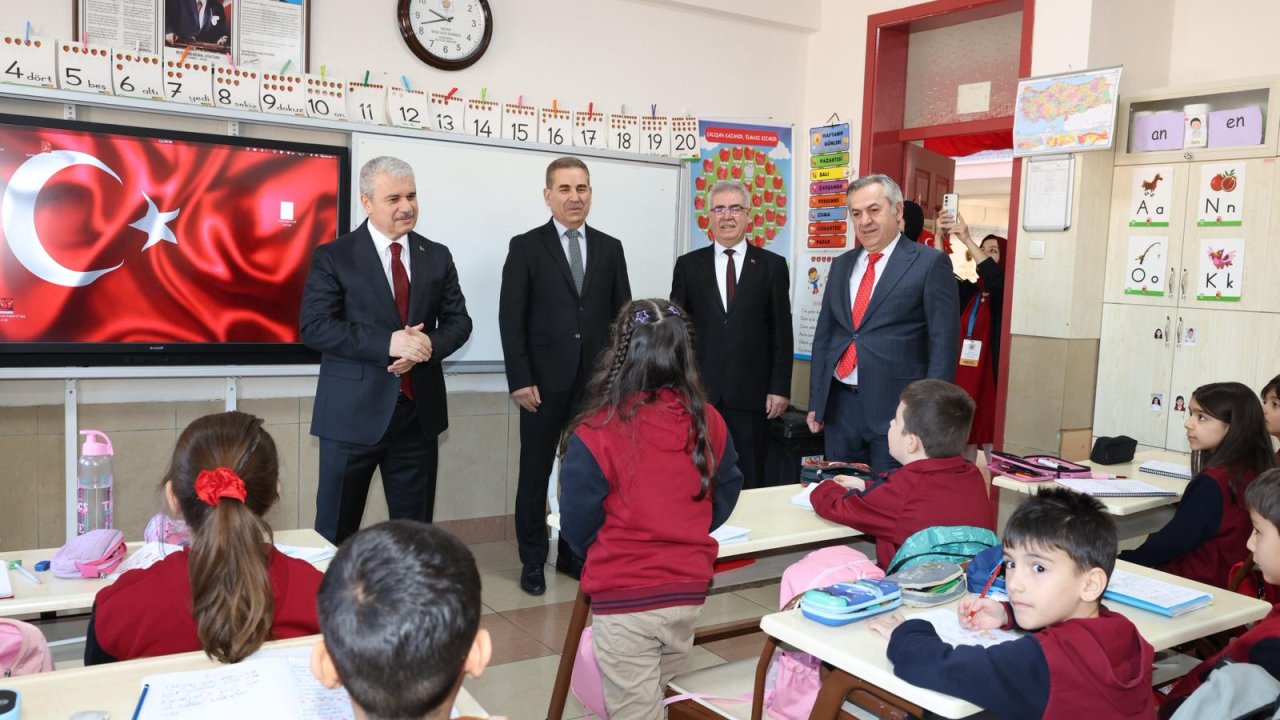 Vali İbrahim Akın’dan okul ziyareti: Meram’daki öğrencilerle bir araya geldi!