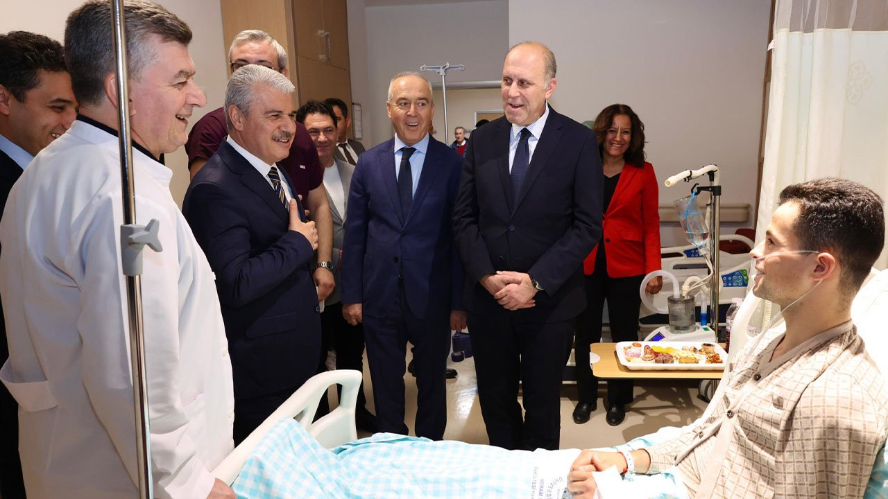 Konya Valisi Akın yarış esnasında kaza geçiren sporcu Salgueiro’ya geçmiş olsun ziyaretinde bulundu