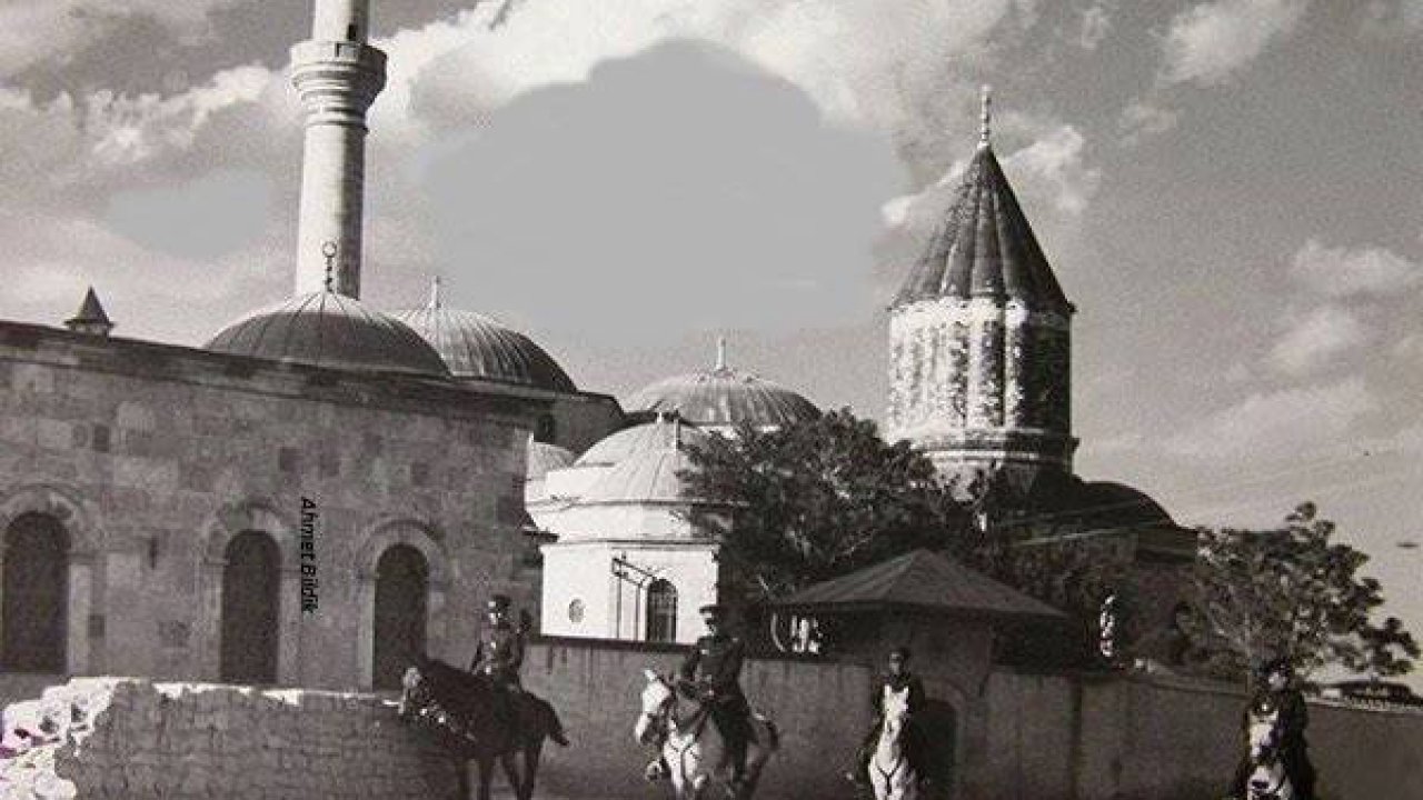 Konya’da 100 yıllık sır ortaya çıktı! Mevlana Türbesi’nin “Suskunlar Kapısı”