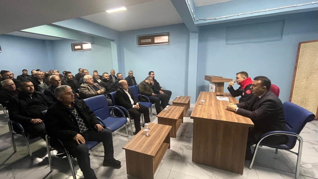 Beyşehir'de zirai ilaçta yeni dönem! Üreticiler bilgilendirildi