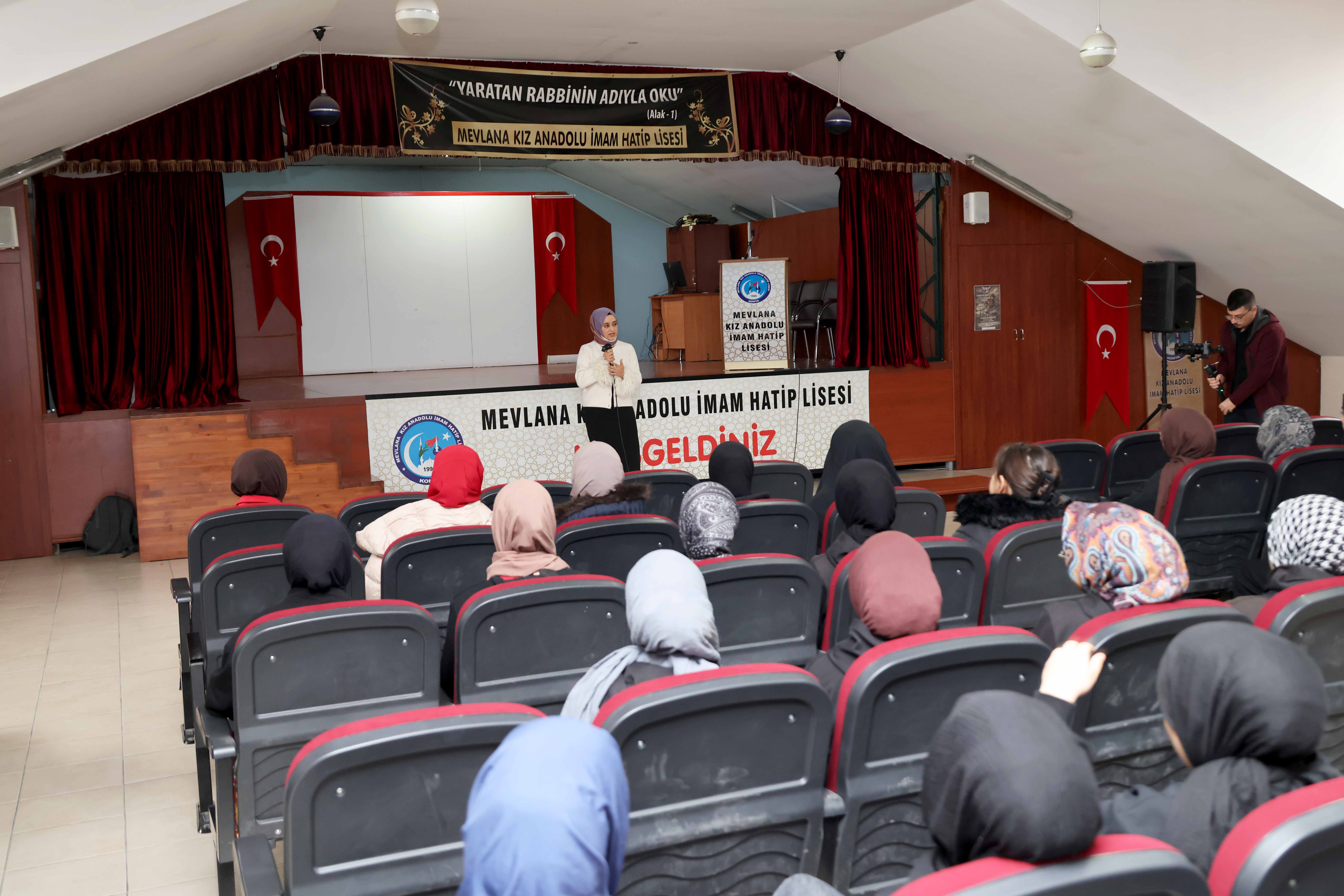 Karatay’da kariyer günleri heyecanı! Öğrenciler gelecek planlarını şekillendiriyor!