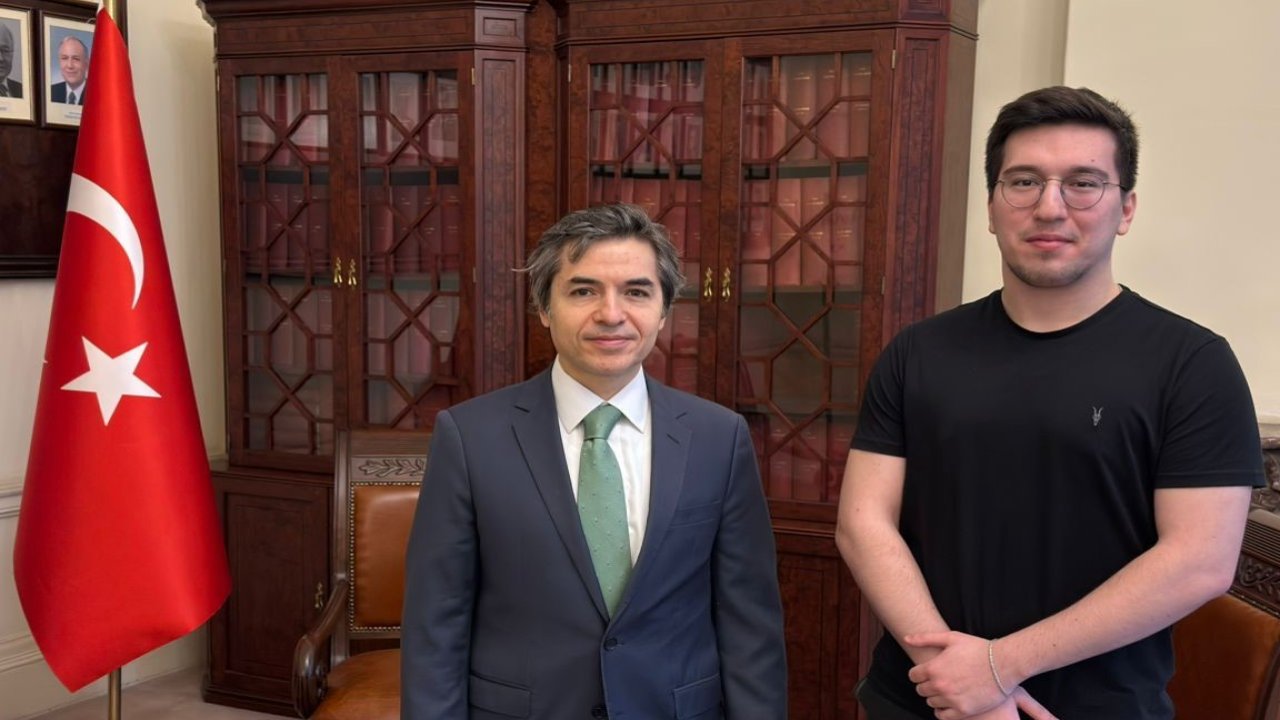 Konyalı Öğrenci Akkuş'tan Londra Büyükelçisi Ertaş'a ziyaret